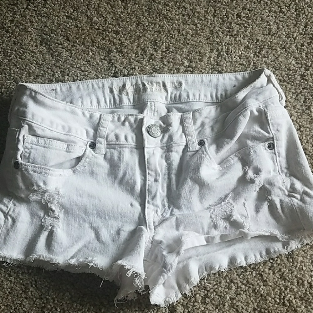 Cute white American Eagle denim shorts